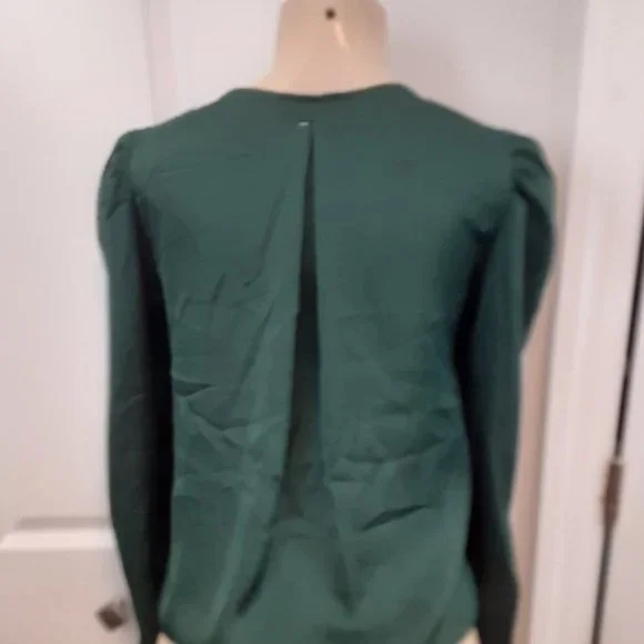 Sam & Jess Puff Shoulder Surplice Arresting Emerald Satin Wrap Top - Picture 6 of 10